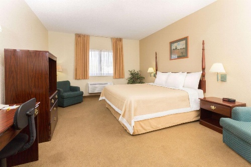 Days Inn by Wyndham Colorado Springs Airport image 4