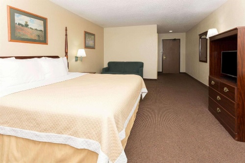 Days Inn by Wyndham Colorado Springs Airport image 5