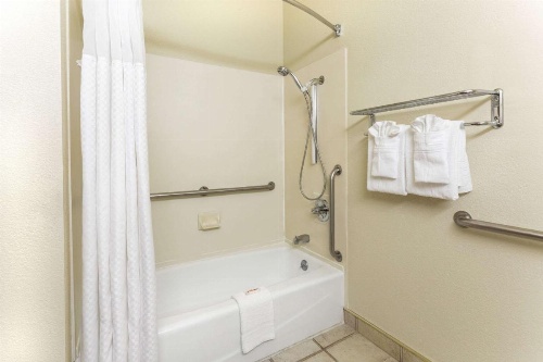 Days Inn by Wyndham Colorado Springs Airport image 7